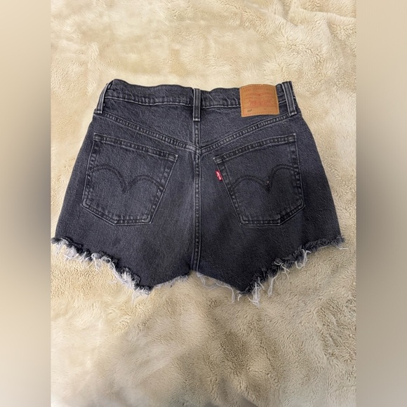 Levi shorts NWOT - Picture 3 of 3